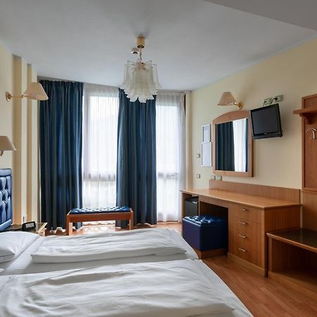 Hotel Alexander Limone sul Garda Luaran gambar