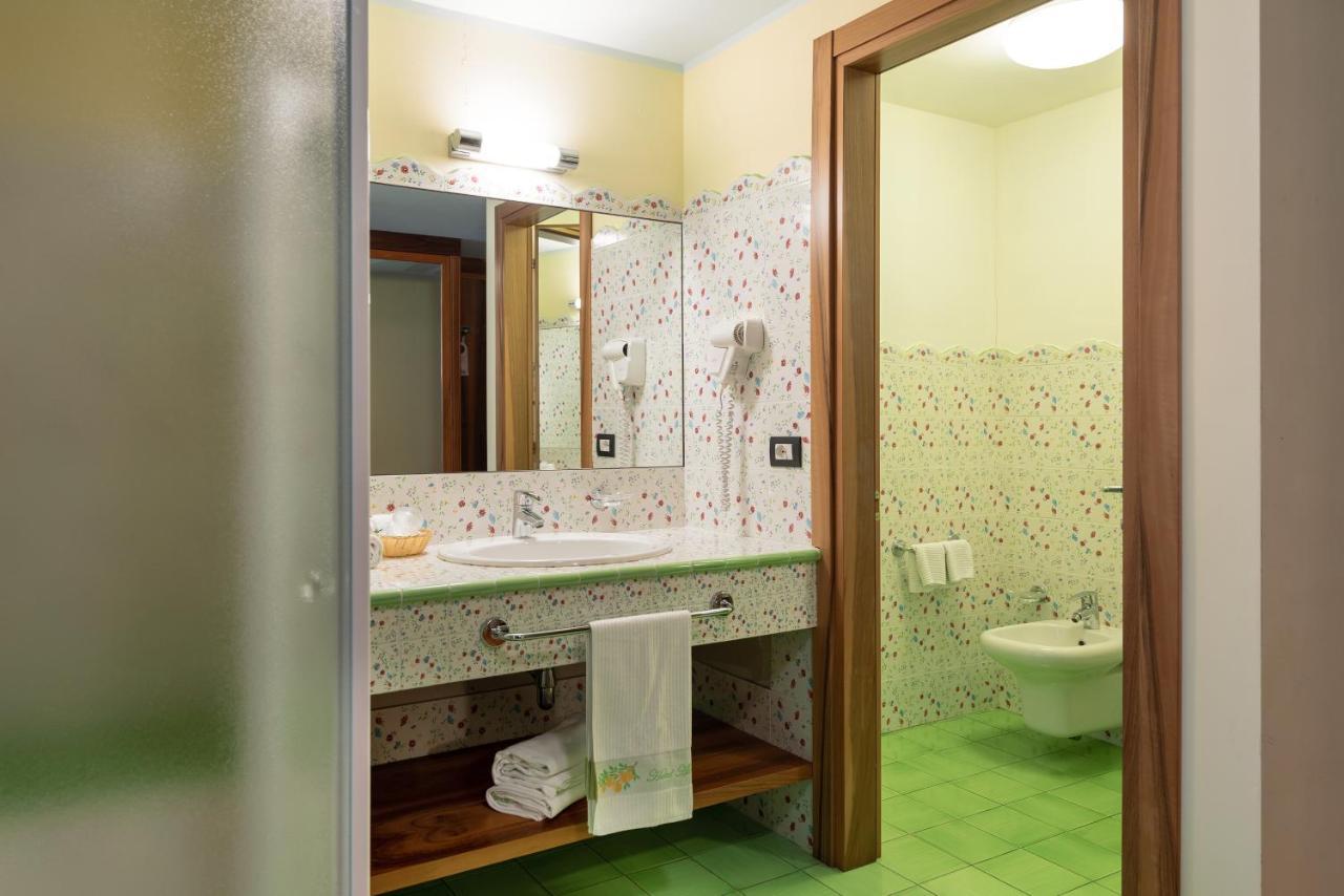 Hotel Alexander Limone sul Garda Luaran gambar