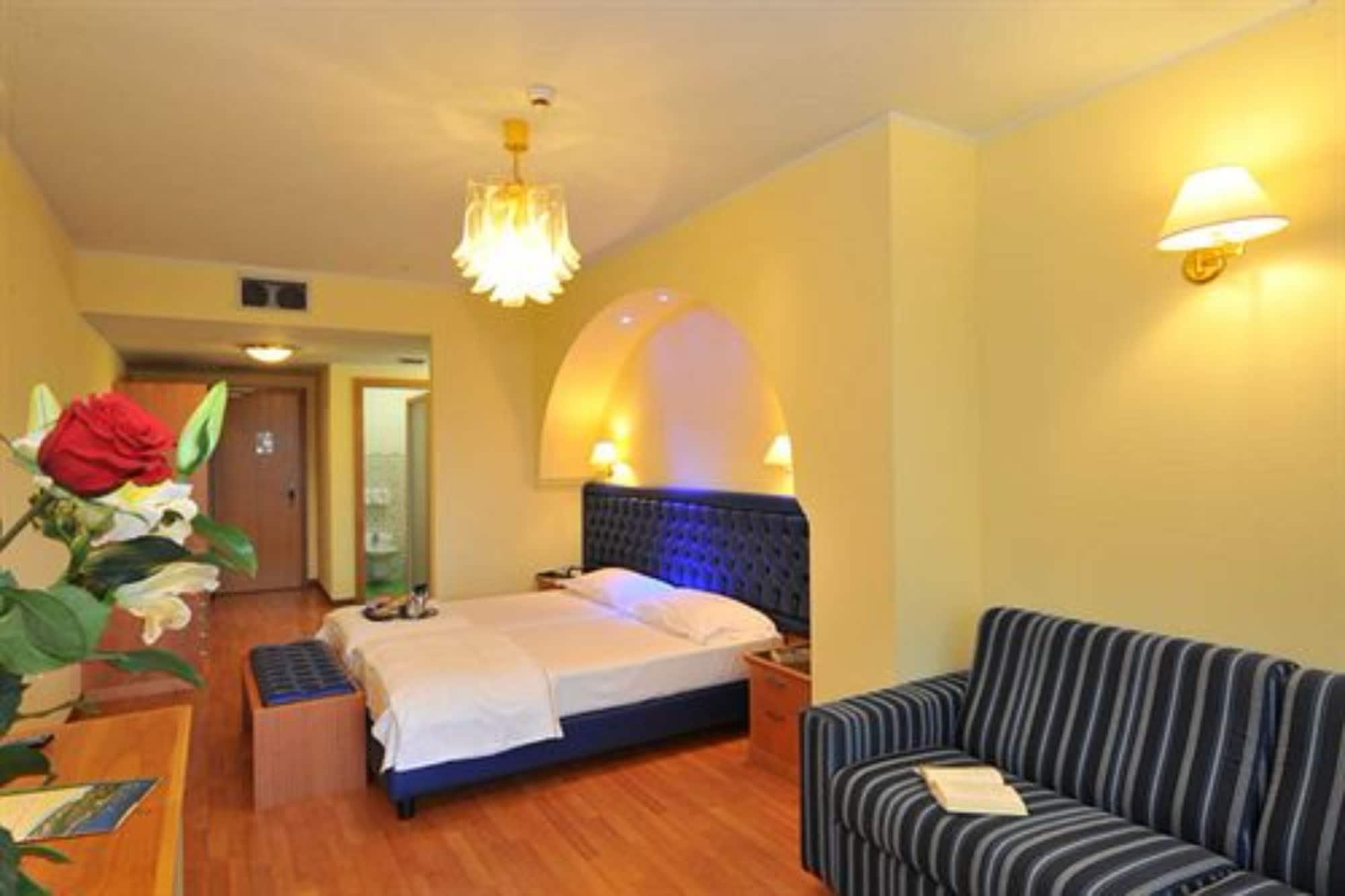 Hotel Alexander Limone sul Garda Luaran gambar