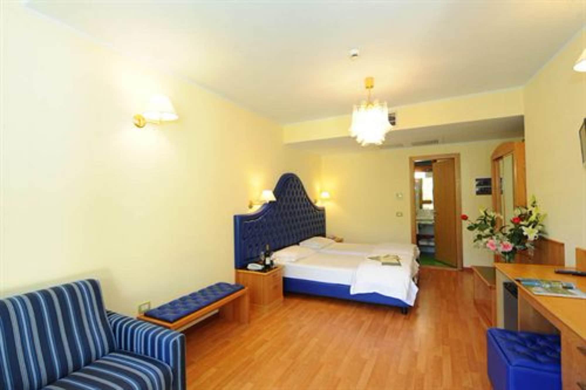 Hotel Alexander Limone sul Garda Luaran gambar