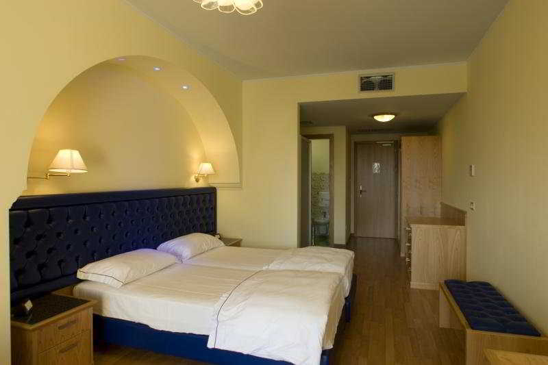 Hotel Alexander Limone sul Garda Luaran gambar