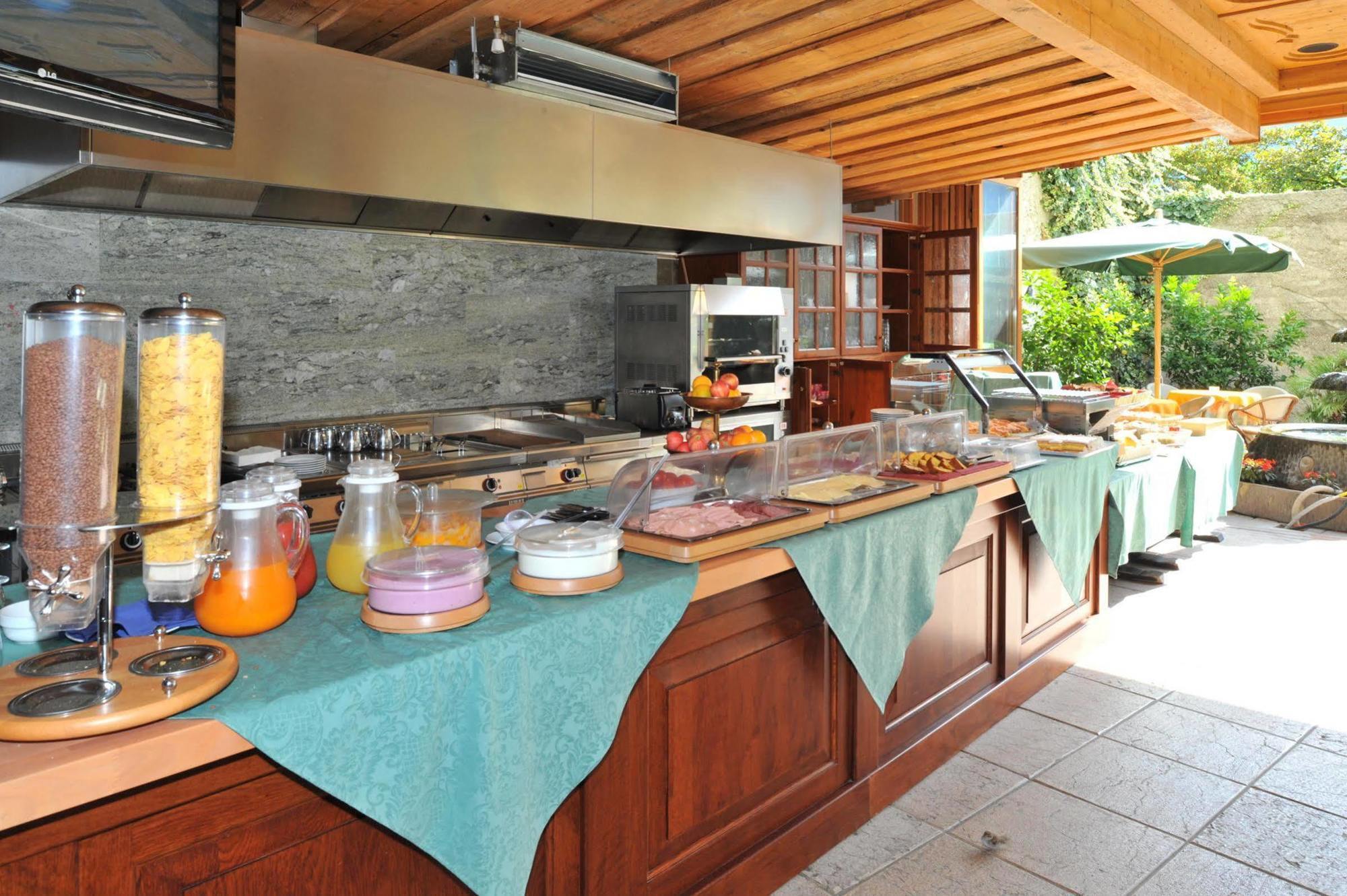 Hotel Alexander Limone sul Garda Luaran gambar